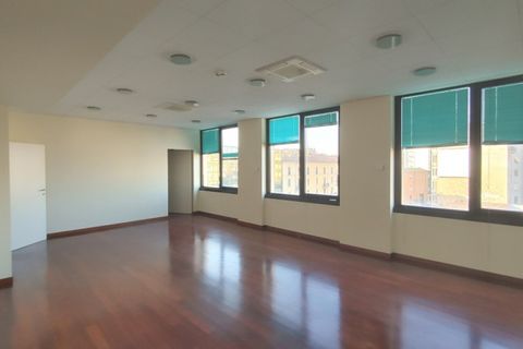 Erhvervsejendom i Milan, Milan, Milan - € 20.833 | Ref: ULKN207 - foto 1