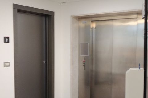 Erhvervsejendom i Monza, Monza and Brianza, Monza - € 10.666 | Ref: UL3095 - foto 22