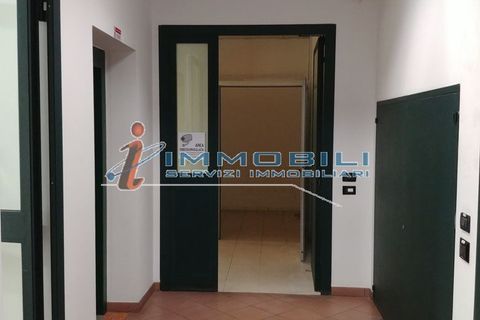 Erhvervsejendom i Concorezzo, Monza and Brianza, Concorezzo - € 290.000 | Ref: UV852 - foto 2