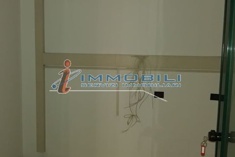 Erhvervsejendom i Concorezzo, Monza and Brianza, Concorezzo - € 290.000 | Ref: UV852 - foto 10