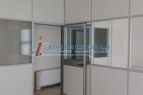 Erhvervsejendom i Concorezzo, Monza and Brianza, Concorezzo - € 290.000 | Ref: UV852 - foto 15