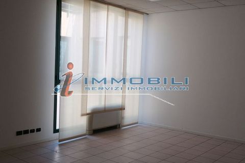 Erhvervsejendom i Concorezzo, Monza and Brianza, Concorezzo - € 290.000 | Ref: UV852 - foto 18