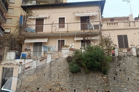 Villa i Sanremo, Imperia, Sanremo - € 300.000 | Ref: 001-IND-002 - foto 1