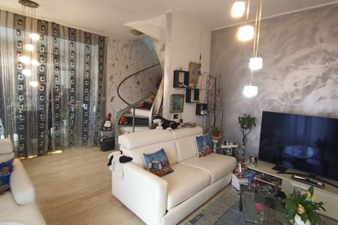 Villa i Sanremo, Imperia, Sanremo - € 300.000 | Ref: 001-IND-002 - foto 4