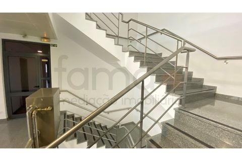 L'establiment comercial a Carnaxide, Lisbon, Carnaxide - € 4.750/mes | Ref: CDCA0101-574 - foto 4