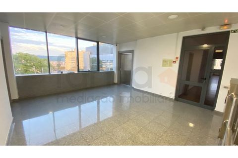L'establiment comercial a Carnaxide, Lisbon, Carnaxide - € 4.750/mes | Ref: CDCA0101-574 - foto 6