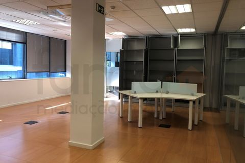 L'establiment comercial a Carnaxide, Lisbon, Carnaxide - € 4.750/mes | Ref: CDCA0101-574 - foto 10