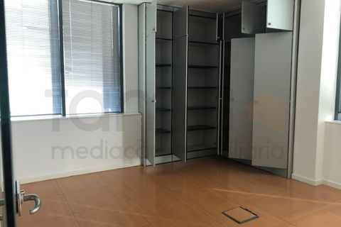 L'establiment comercial a Carnaxide, Lisbon, Carnaxide - € 4.750/mes | Ref: CDCA0101-574 - foto 15