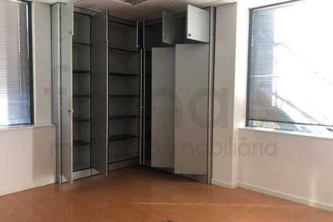 L'establiment comercial a Carnaxide, Lisbon, Carnaxide - € 4.750/mes | Ref: CDCA0101-574 - foto 17