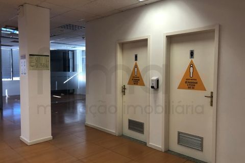 L'establiment comercial a Carnaxide, Lisbon, Carnaxide - € 4.750/mes | Ref: CDCA0101-574 - foto 19