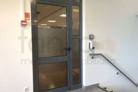 L'establiment comercial a Carnaxide, Lisbon, Carnaxide - € 4.750/mes | Ref: CDCA0101-574 - foto 32