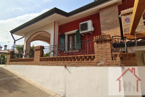 Villa i Arcade, Treviso, Arcade - € 400.000 | Ref: DV55 - foto 12