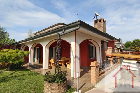 Villa i Arcade, Treviso, Arcade - € 400.000 | Ref: DV55 - foto 2