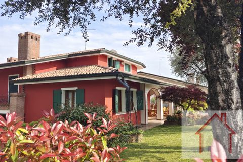 Villa i Arcade, Treviso, Arcade - € 400.000 | Ref: DV55 - foto 3