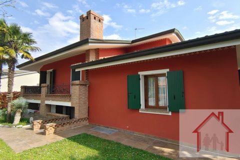 Villa i Arcade, Treviso, Arcade - € 400.000 | Ref: DV55 - foto 4