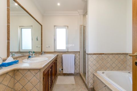 Villa i Estoi, Faro, Estoi - € 1.200.000 | Ref: IDH33098 - foto 17