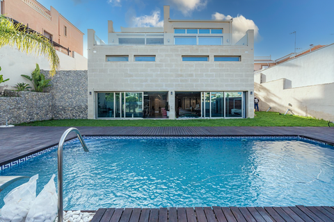 Villa a Torrevieja, Alicante, Torrevieja - € 6.000/mes | Ref: RENT-280R - foto 2