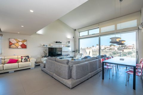 Villa a Torrevieja, Alicante, Torrevieja - € 6.000/mes | Ref: RENT-280R - foto 8