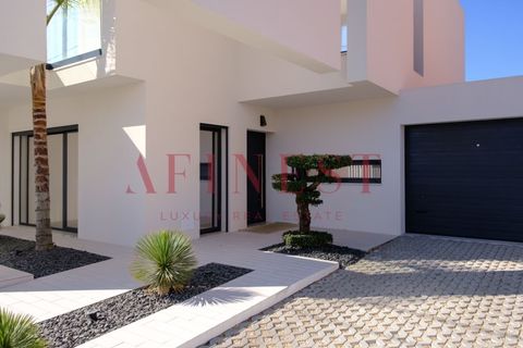 Villa in Almada, Setubal, Almada - € 999.999 | Ref: L1405/23 - foto 2