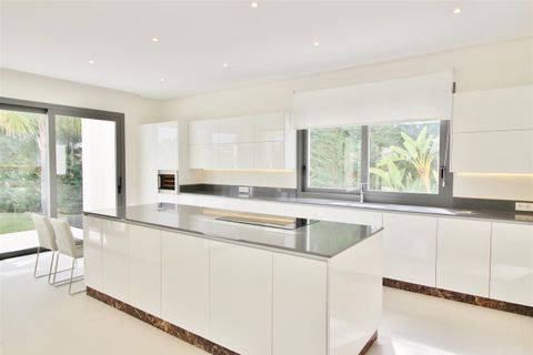 Villa a Estepona, Malaga, Estepona - € 3.350.000 | Ref: DPIe4128 - foto 2