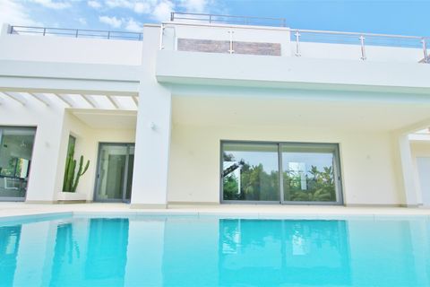 Villa a Estepona, Malaga, Estepona - € 3.350.000 | Ref: DPIe4128 - foto 8