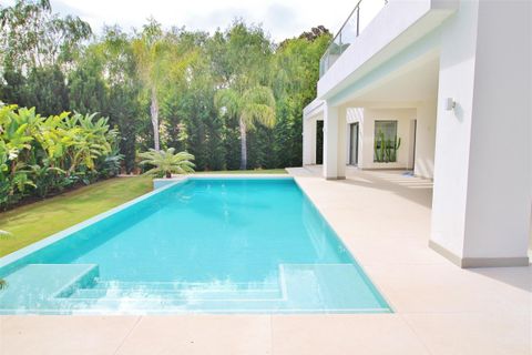 Villa a Estepona, Malaga, Estepona - € 3.350.000 | Ref: DPIe4128 - foto 9