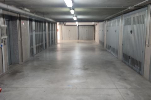 Parkeringsplads i Bari, Bari, Bari - € 40.000 | Ref: 55 - ESV-325 - foto 4