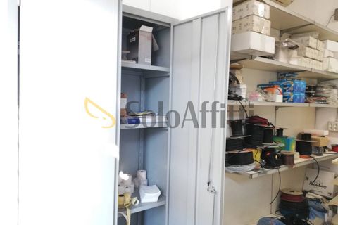 L'establiment comercial a Modena, Modena, Modena - € 650/mes | Ref: 1683A - foto 2