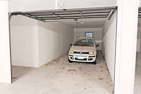 Garage i Parma, Parma, Parma - € 110.000 | Ref: 247 - foto 8