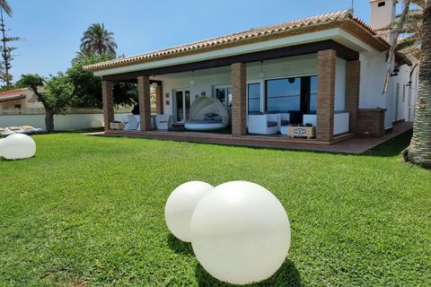 Villa a Denia, Alicante, Denia - € 2.300.000 | Ref: ID-33450 - foto 1