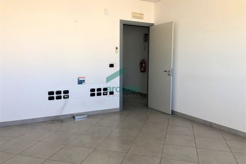 Erhvervsejendom i Modugno, Bari, Modugno - € 600.000 | Ref: 11738/2023 - foto 36