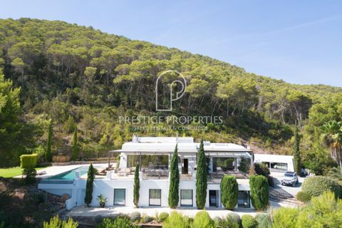 Villa in Playa Es Figueral, Ibiza - foto 2