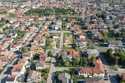 Helårsgrund i Lonigo, Vicenza, Lonigo - € 190.000 | Ref: 13T - foto 6