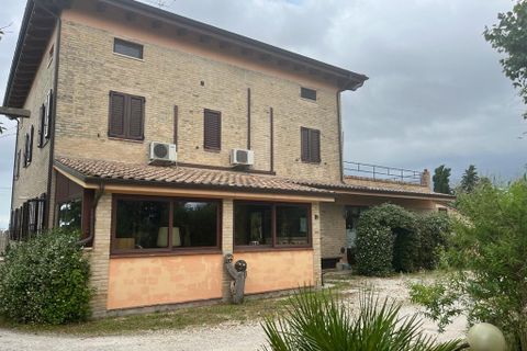 Farm hus i Montecosaro, Macerata, Montecosaro - € 490.000 | Ref: MC0-38240 - foto 4