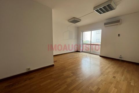 L'establiment comercial a Guarda, Guarda, Guarda - € 600/mes | Ref: OFI_1926 - foto 4