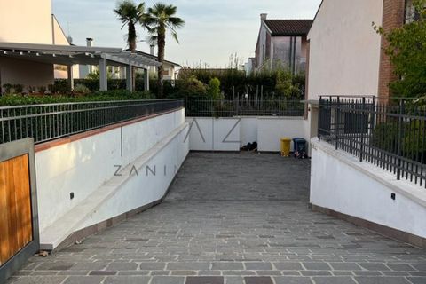 Villa a Castelfranco Veneto, Treviso, Castelfranco Veneto - € 600.000 | Ref: AZ12-24 - foto 8