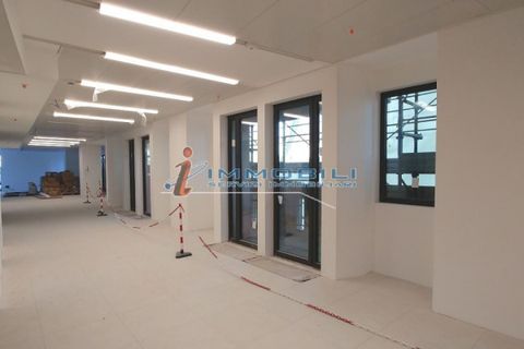 Erhvervsejendom i Milan, Milan, Milan - € 46.013 | Ref: ULJO213 - foto 19