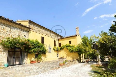 Villa a Pesaro, Pesaro and Urbino, Pesaro - € 980.000 | Ref: 83642744 - foto 12