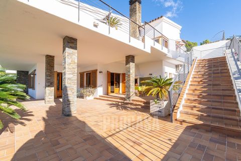 Villa a Roses, Gerona, Roses - € 2.200.000 | Ref: 3046 - foto 11