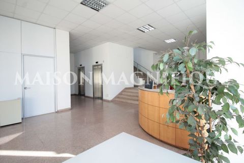 Villa a Bologna, Bologna, Bologna - € 15.000.000 | Ref: BO-07CM01 - foto 19