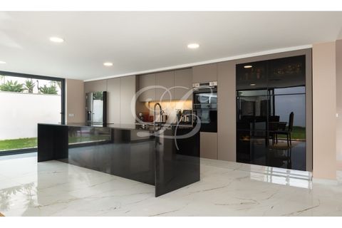 Villa a Barcarena, Lisbon, Barcarena - € 12.250/mes | Ref: A51112 - foto 16
