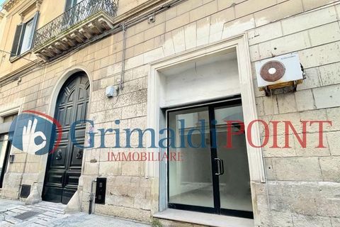 L'establiment comercial a Lecce, Lecce, Lecce - € 700/mes | Ref: 700DESIMONE - foto 3