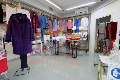 L'establiment comercial a Osimo, Ancona, Osimo - € 1.000/mes | Ref: AOS188 - foto 3