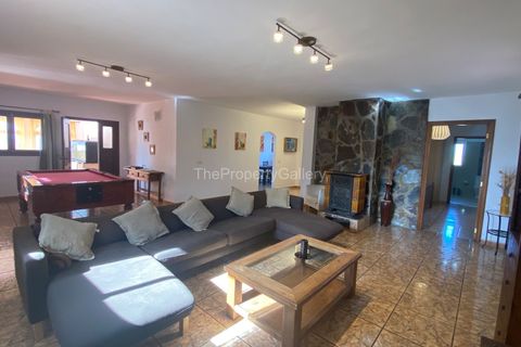 Villa a Adeje, Tenerife, Adeje - € 1.011.000 | Ref: D1589 - foto 12