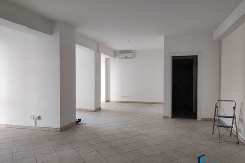 L'establiment comercial a Terni, Terni, Terni - € 500/mes | Ref: QME-1886 - foto 4