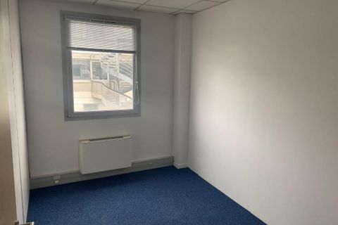Erhvervsejendom i Bron, Rhone, Bron - € 248.700 | Ref: 690048997 - foto 6