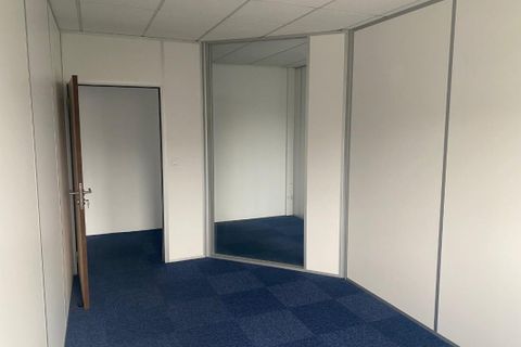 Erhvervsejendom i Bron, Rhone, Bron - € 248.700 | Ref: 690048997 - foto 13