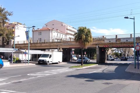 Erhvervsejendom i Menton, Alpes-Maritimes, Menton - € 418.000 | Ref: 84196301 - foto 1