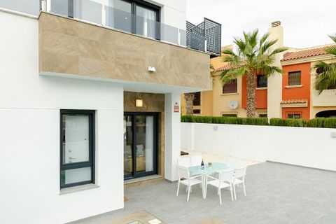 Villa a Torrevieja, Alicante, Torrevieja - € 424.000 | Ref: LR-TO-01/3390 - foto 6