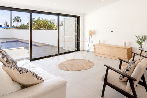 Rækkehus i Luz, Faro, Luz - € 550.000 | Ref: M250 - foto 1